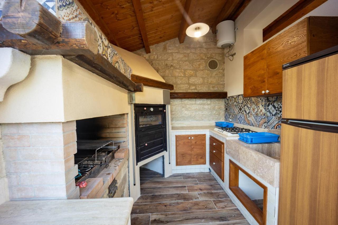 Casale Della Contea Guest House Modica Bagian luar foto