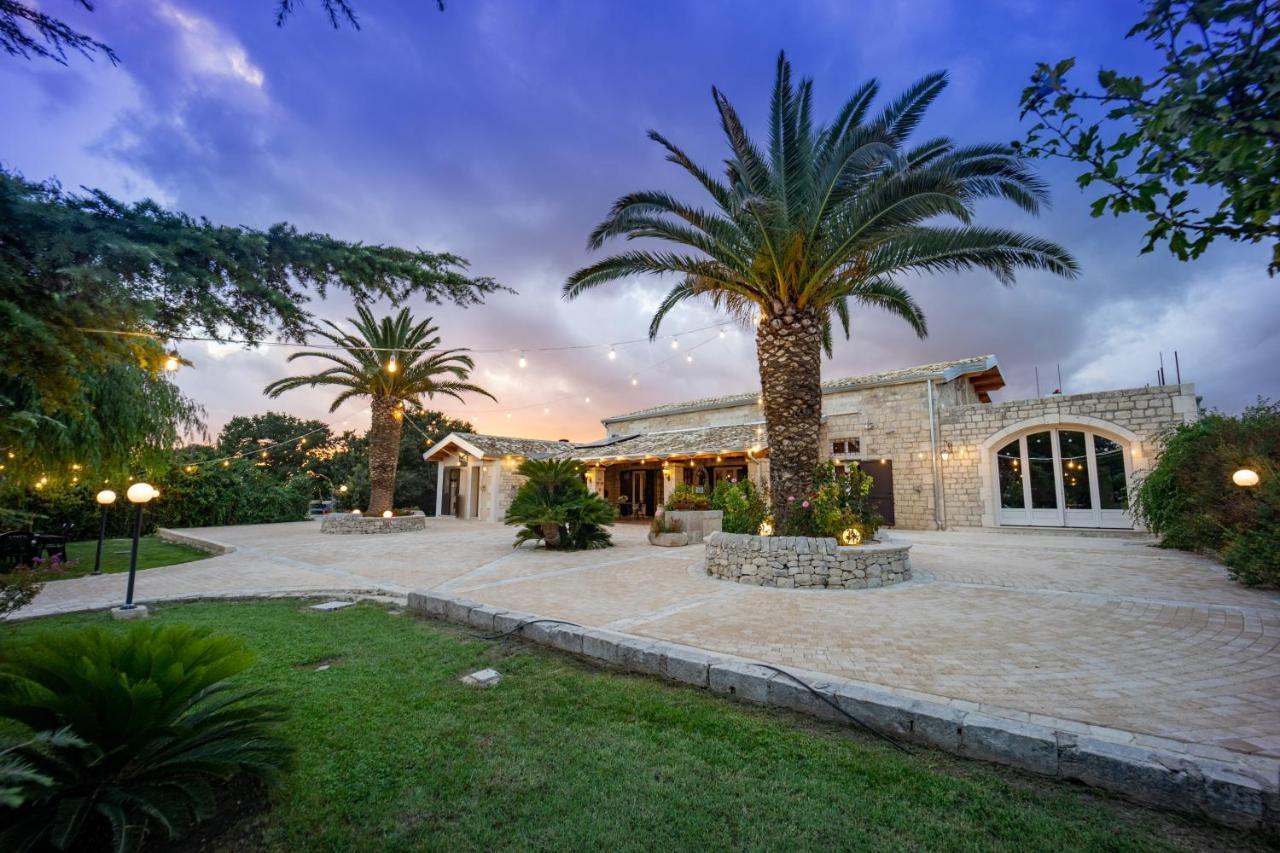 Casale Della Contea Guest House Modica Bagian luar foto