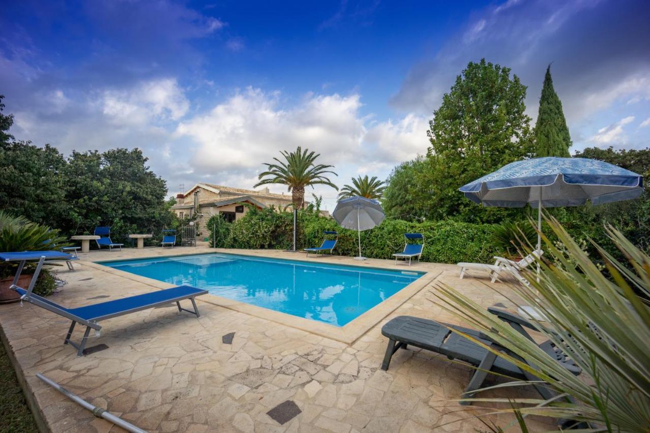 Casale Della Contea Guest House Modica Bagian luar foto