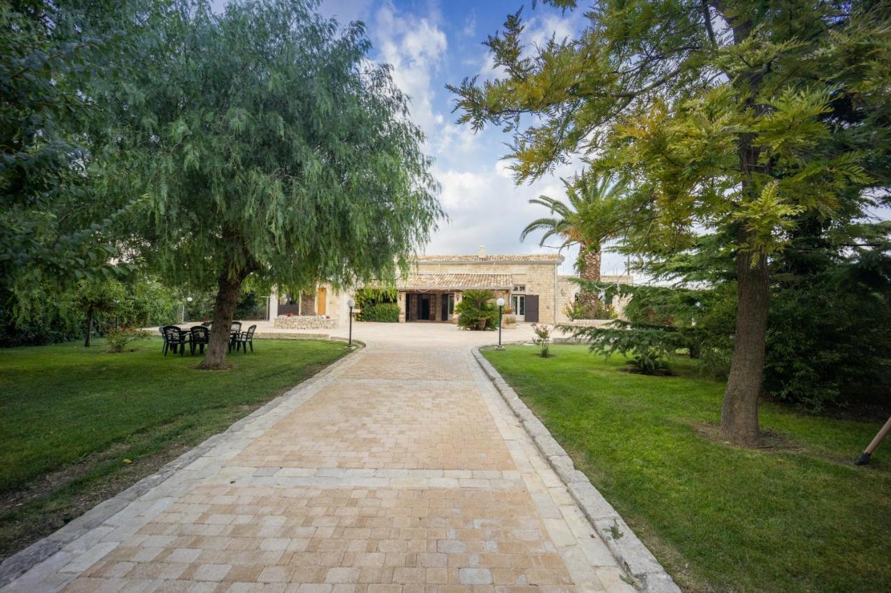 Casale Della Contea Guest House Modica Bagian luar foto