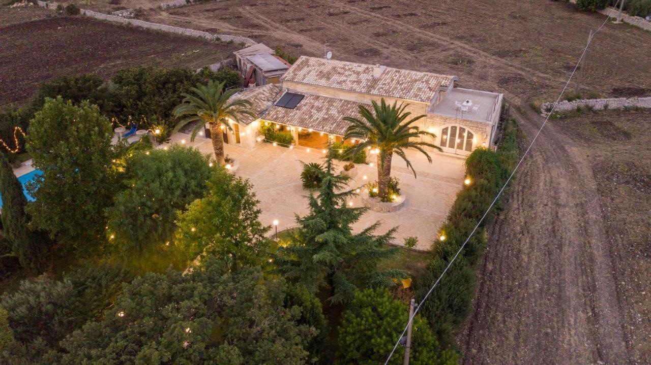 Casale Della Contea Guest House Modica Bagian luar foto