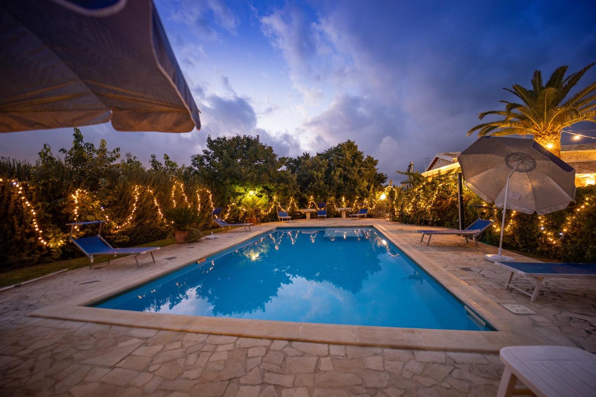 Casale Della Contea Guest House Modica Bagian luar foto