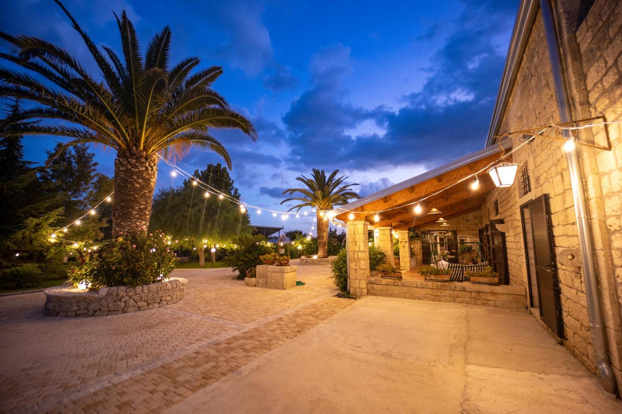 Casale Della Contea Guest House Modica Bagian luar foto